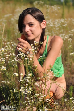 Marvelous girl outdoor - N