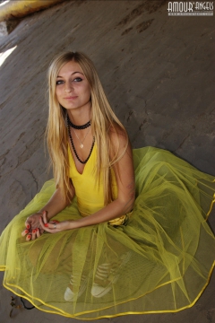 Hellish Hot Avril - N