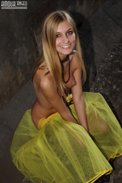 Hellish Hot Avril - N
