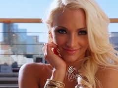 Blonde teens reveals their sweet pussies