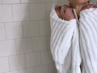 SMALL TIT BRUNETTE TATTOOED TEEN GIRLFRIEND CAUGHT IN SHOWER