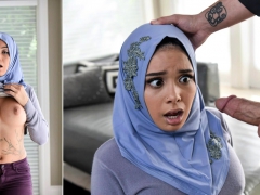 Aaliyah Hadid In Teenage Anal In Her Hijab