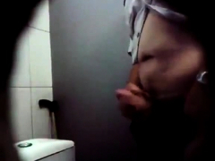 str8-spy-daddy-in-public-toilet