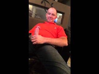 Str8 daddy jerking watching porn