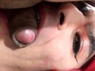 Shemale Oscarina Grandeas takes a facial and swallows