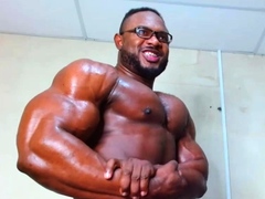 Nude bodybuilder live sex on CruisingcamsCom