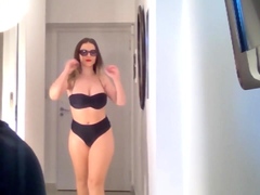 rebecca-de-winter-on-the-catwalk