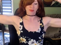 pregnant-redhead-webcam-masturbation