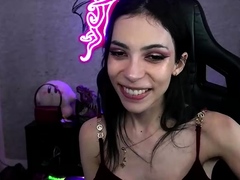 Brunette Solo Webcam Masturbation