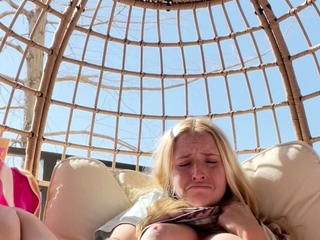 Blonde solo toying