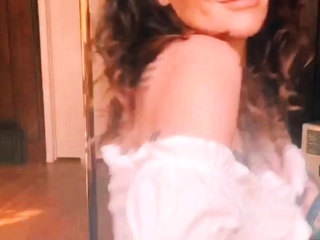 Hot brunette from squirt masturbating on webcam