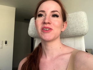 Young amateur teen in solo masturbation getting kinky