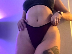 big-boob-brunette-masturbates-on-webcam