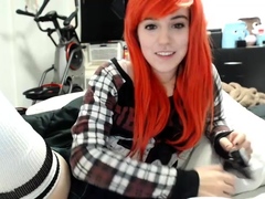 Amateur brunette teen in solo