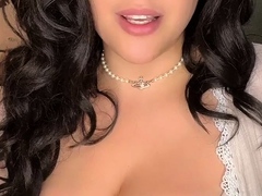 Leann amateur beautiful brunette with big boobs