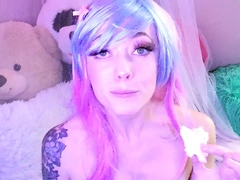 Hot amateur webcam teen masturbates for their fans