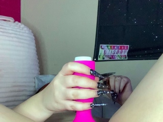 Close up MILF masturbation