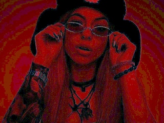 Amateur blonde babe masturbates on cam