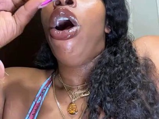 Biiggjuiccyfruit aka biiggjuiccyfruit OnlyFans - My first