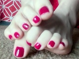 SnowPrincess aka snowpriness OnlyFans - Close up to my toes
