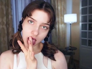 Brunette Solo Webcam Masturbation