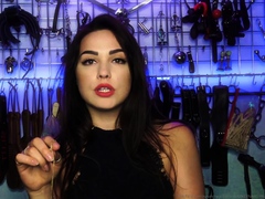 webcam-brunette-solo-masturbation