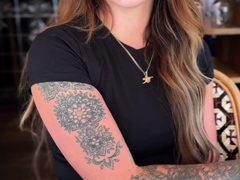 Having To Date Stunning Babe Bella Mia In Paris