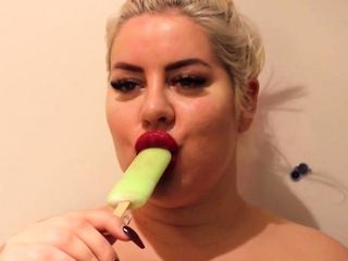 Sexy Blonde Kourtney Scarlett Solo Pussy Masturbation